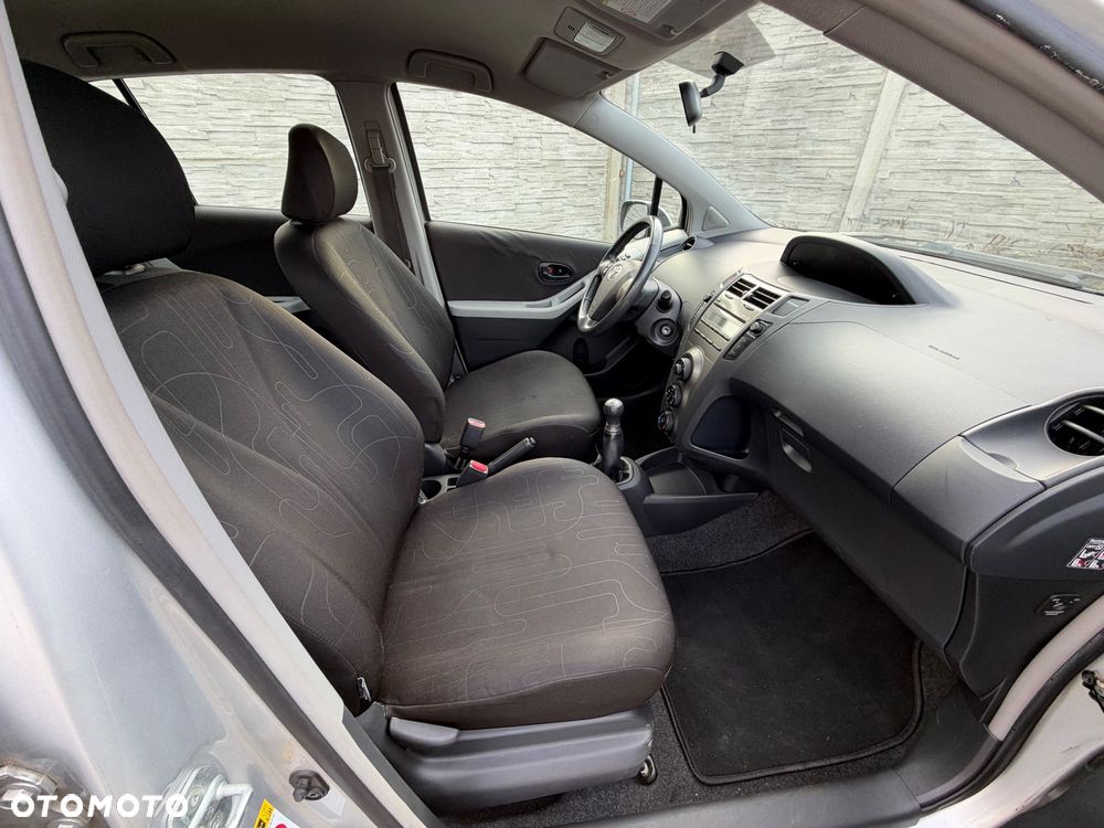 Toyota Yaris 1.0 VVT-i Luna - 11
