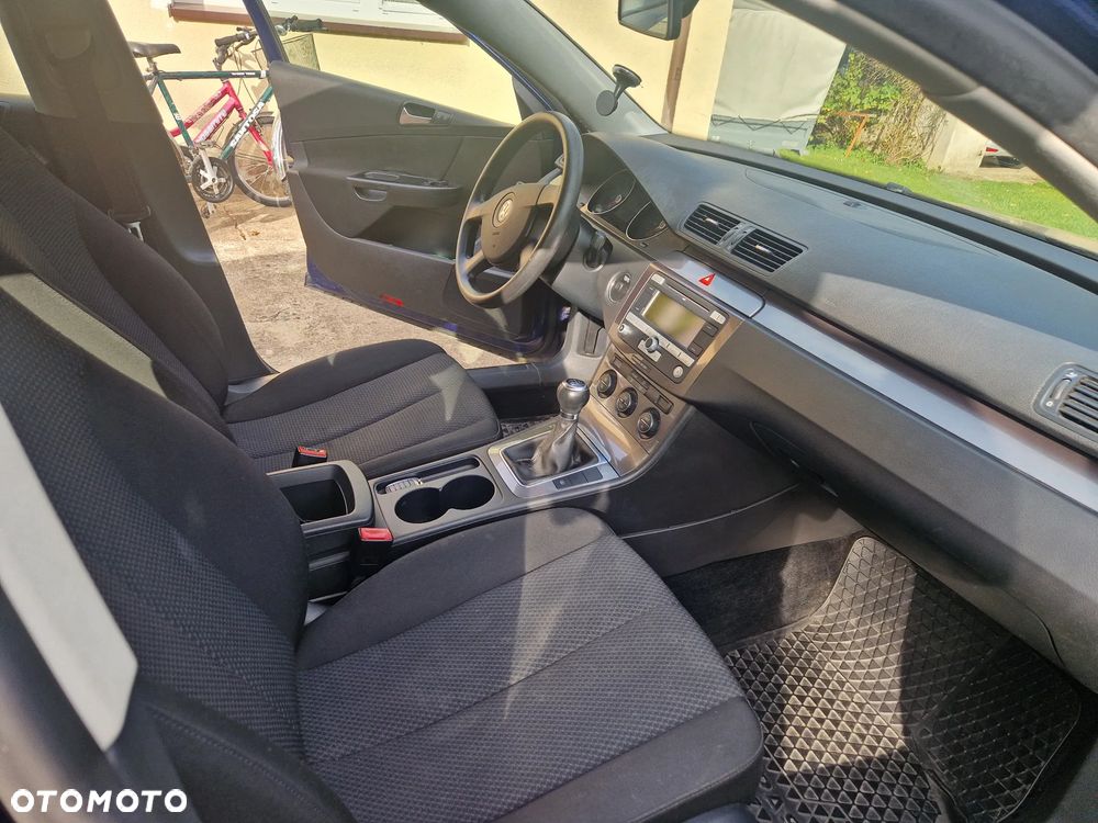 Volkswagen Passat - 8