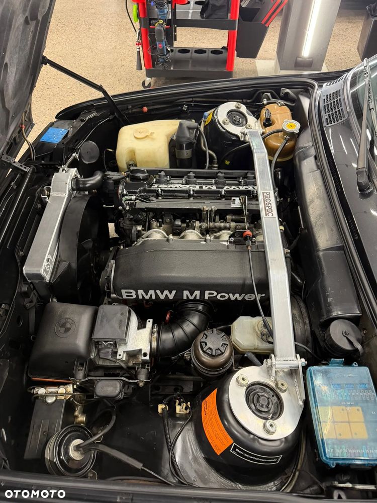 BMW M3 Standard - 4