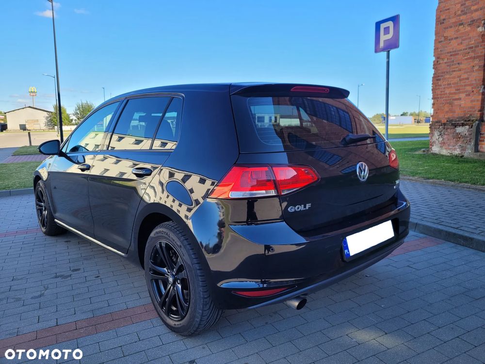 Volkswagen Golf - 5