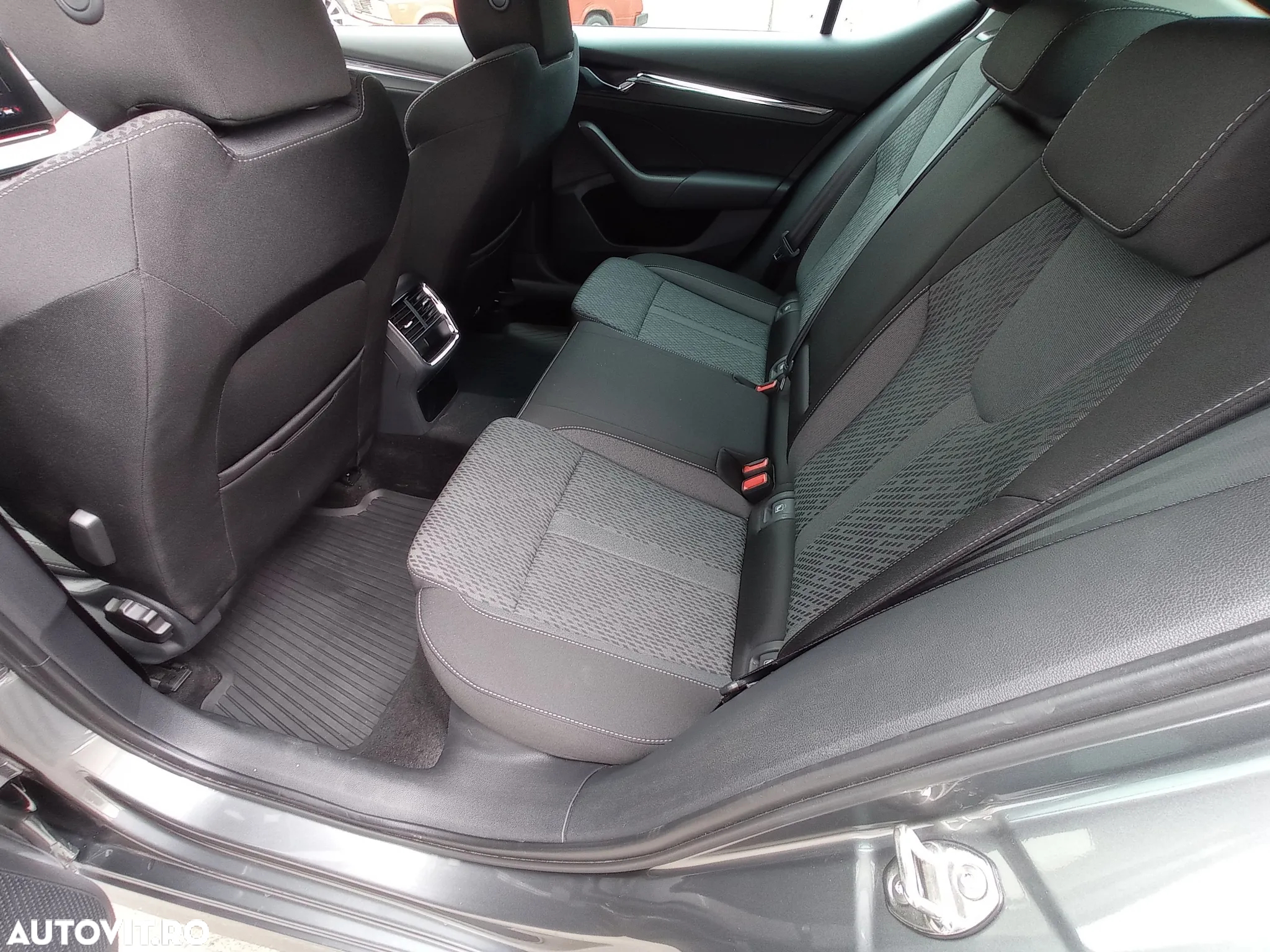 Skoda Octavia 2.0 TDI DSG Style - 16