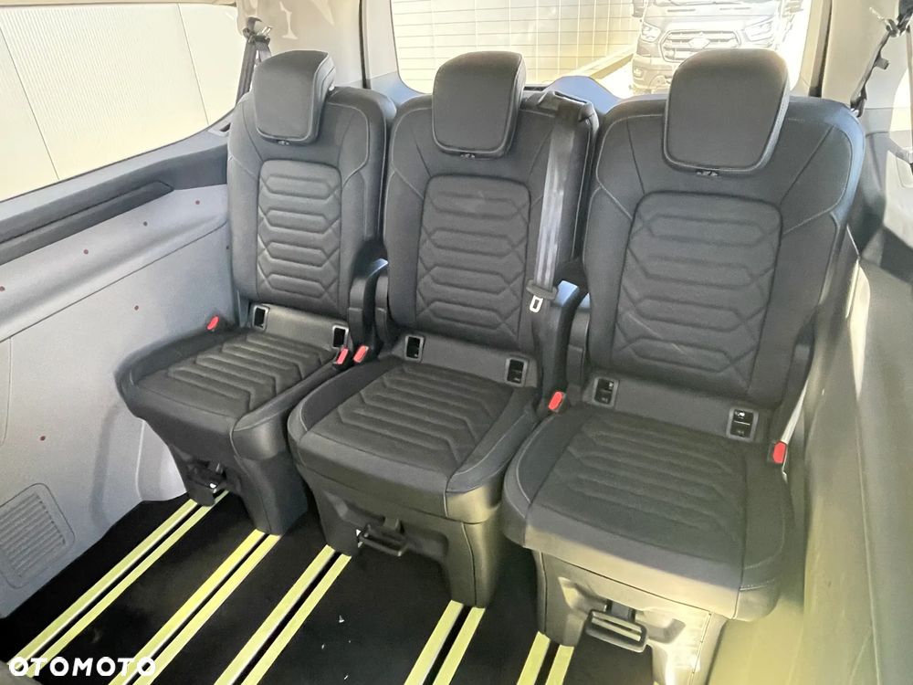 Ford Tourneo Custom - 29