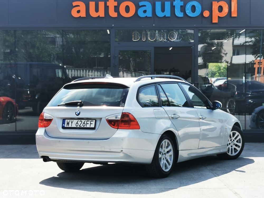 BMW Seria 3 320i - 27