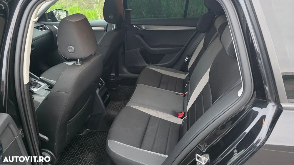 Skoda Octavia 2.0 TDI DSG Style - 10