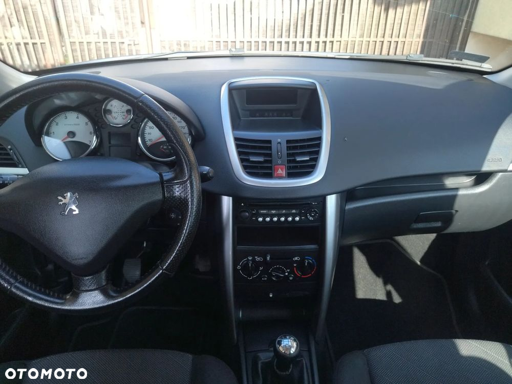 Peugeot 207 1.4 16V Presence - 13