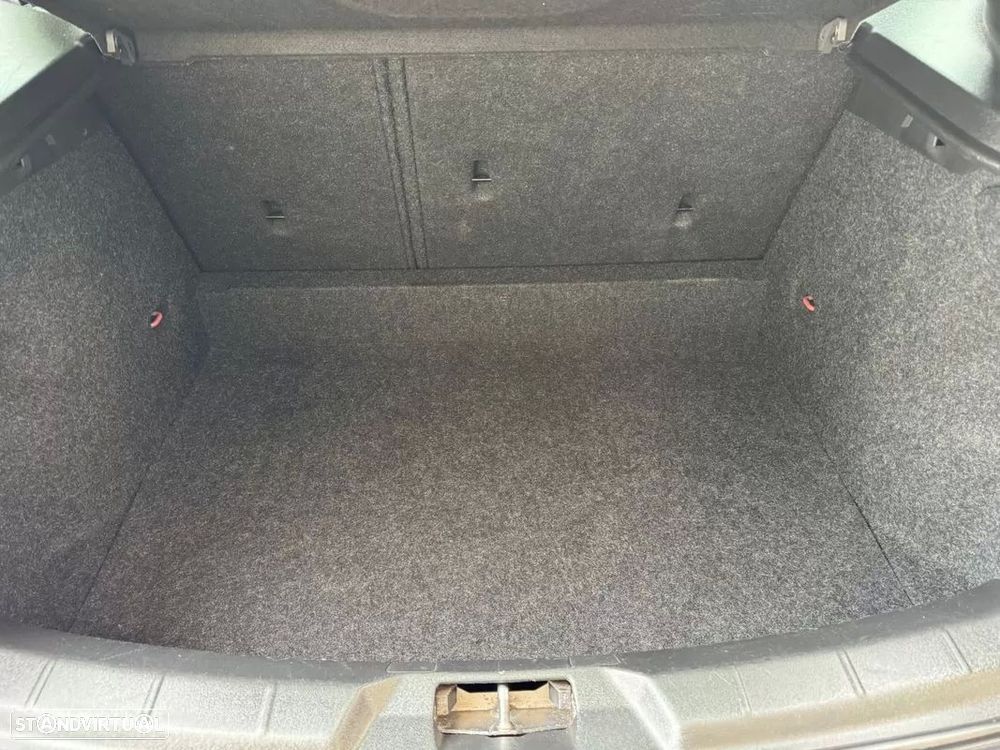 Volvo V40 2.0 D2 Momentum - 33