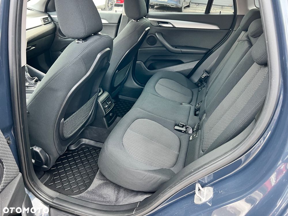 BMW X1 xDrive18d Advantage - 12