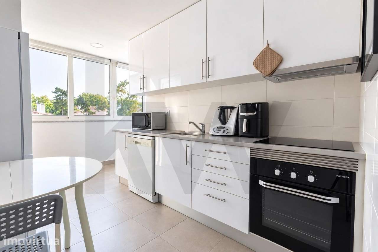 Arrendamento — T3 no centro de Cascais, 125 m2 e três varandas - Grande imagem: 3/15
