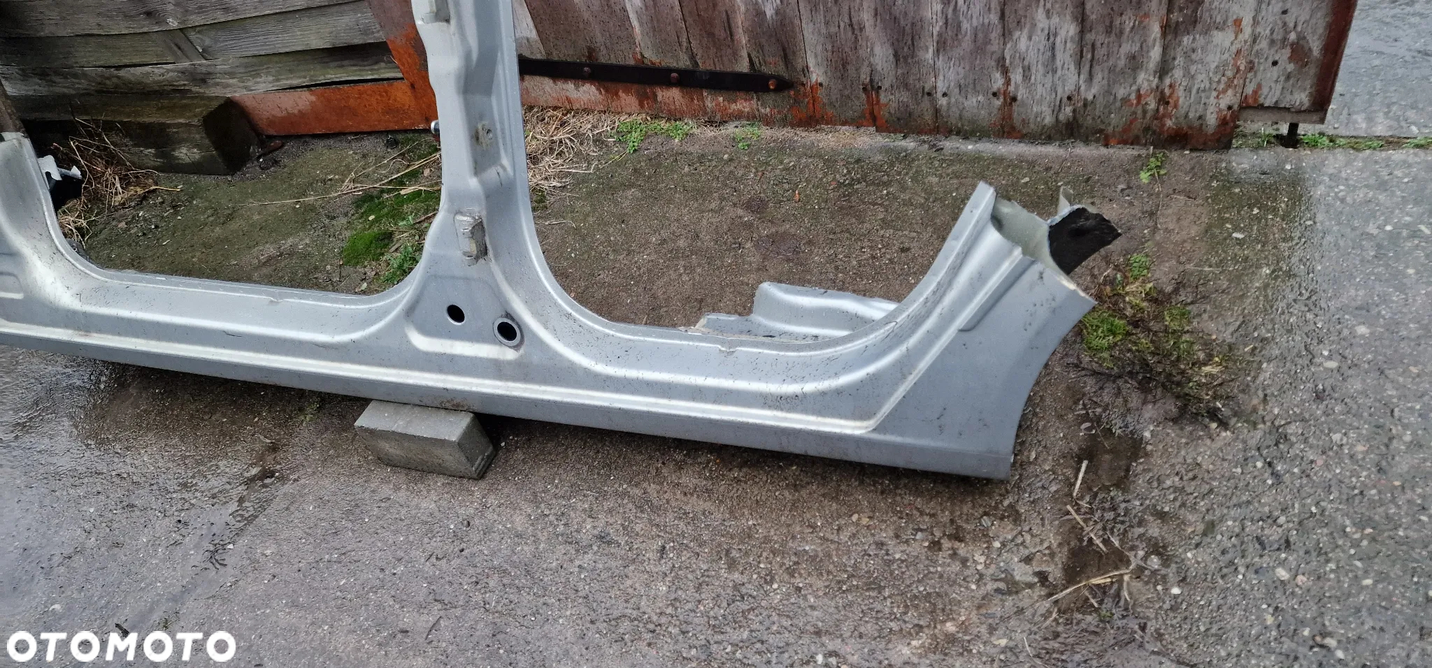 PRÓG PRAWY/LEWY  OPEL ASTRA H HB - 3