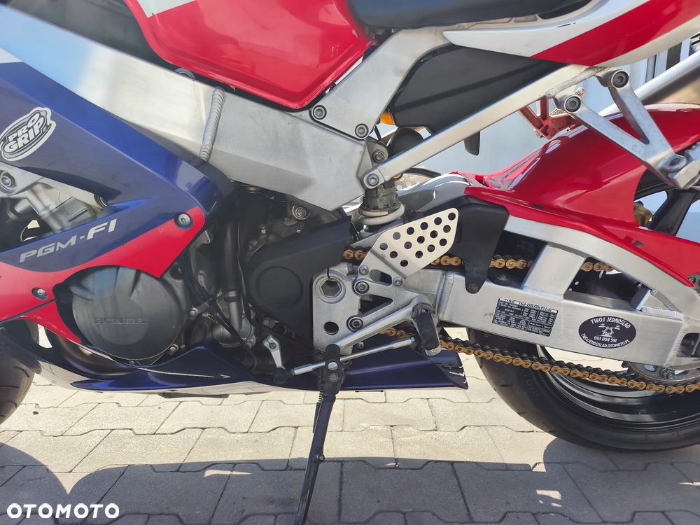 Honda CBR - 13