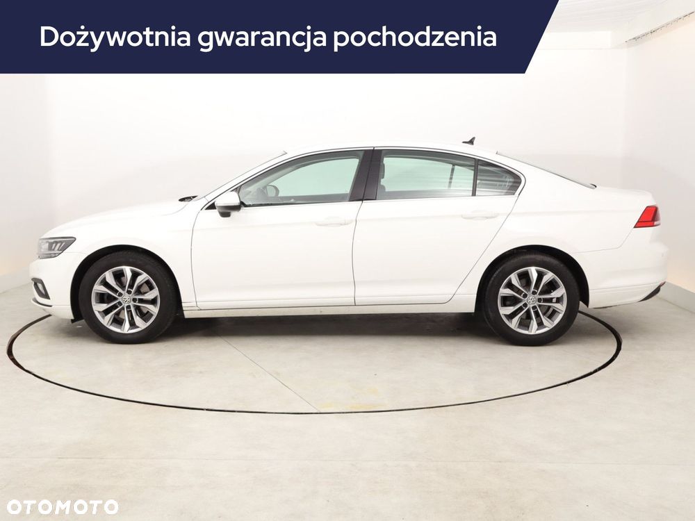 Volkswagen Passat - 4