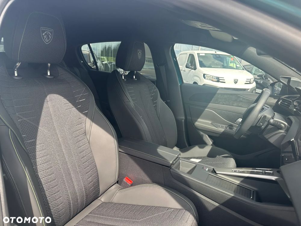 Peugeot 308 1.2 mHEV GT S&S e-DCS6 - 24