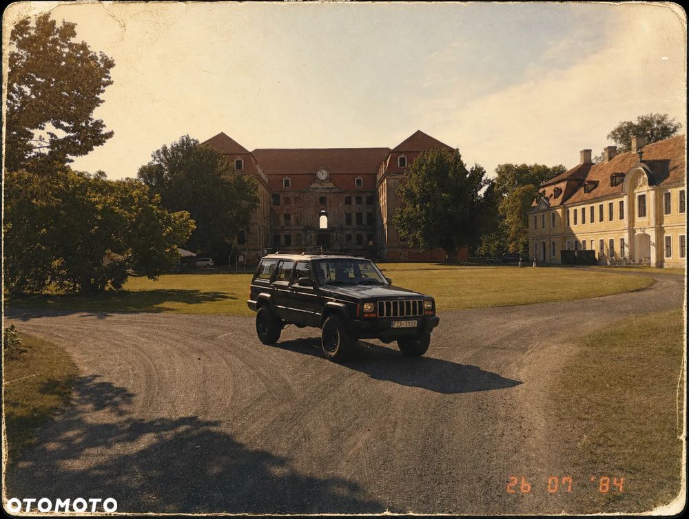 Jeep Cherokee - 1