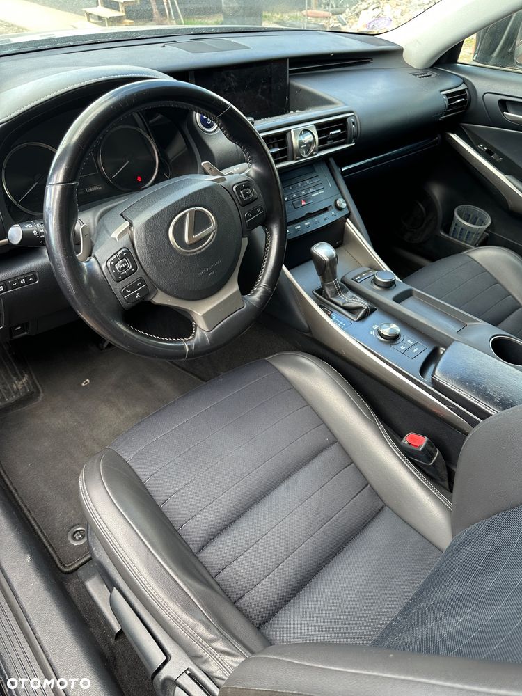 Lexus IS - 7