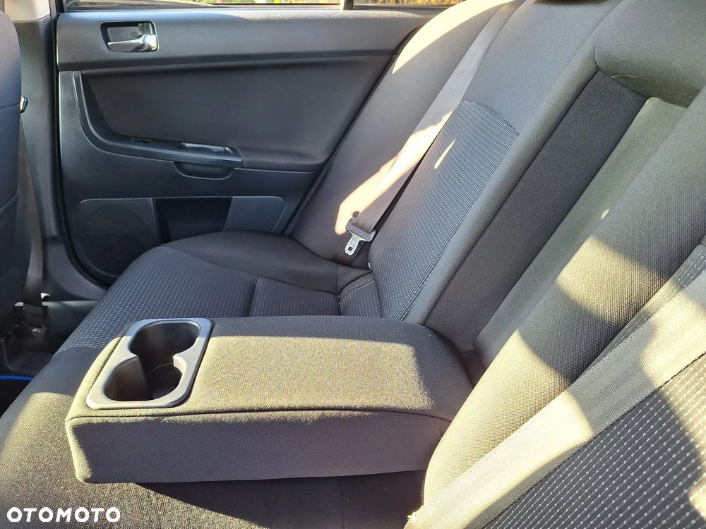 Mitsubishi Lancer 1.8 Invite - 35