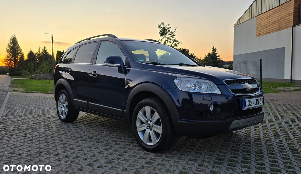 Chevrolet Captiva 2.0 4WD 7 Sitzer Automatik LT Exclusive - 3