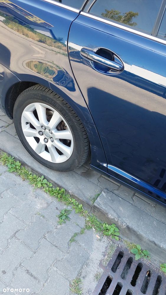 Toyota Avensis 2.0 D-4D Sol Premium - 6