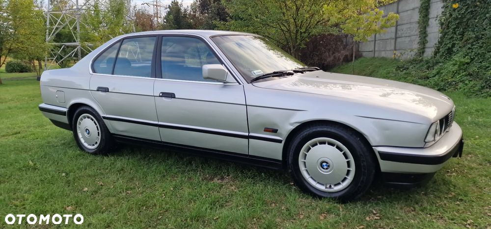 BMW Seria 5 520i - 32