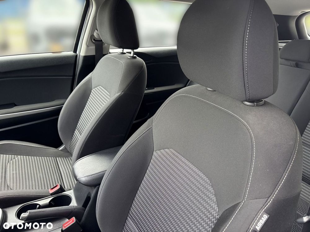 Kia Ceed 1.5 T-GDI M - 11