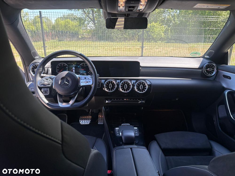 Mercedes-Benz CLA 250 e 8G-DCT AMG Line - 10
