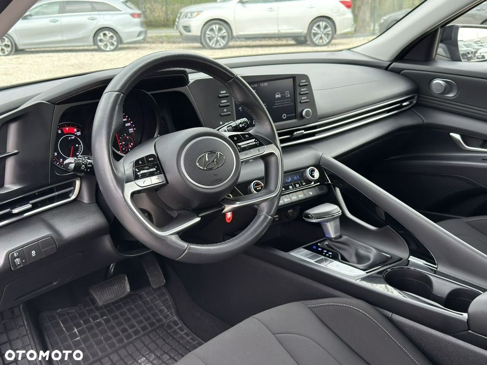 Hyundai Elantra - 13