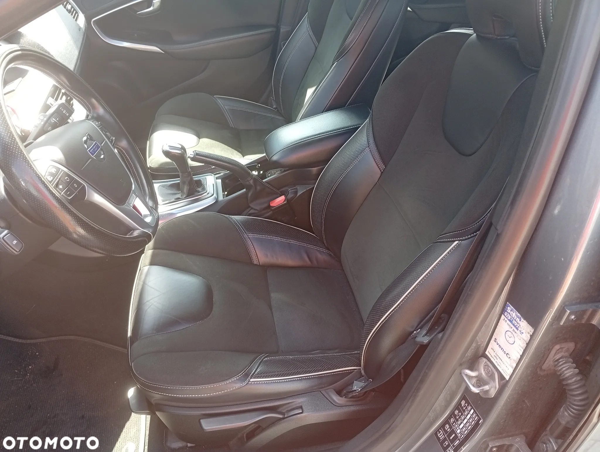 Volvo V40 D3 Drive-E R-Design Kinetic - 11