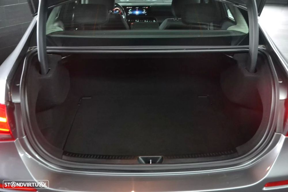 Mercedes-Benz A 200 Limousine d Progressive Aut. - 36