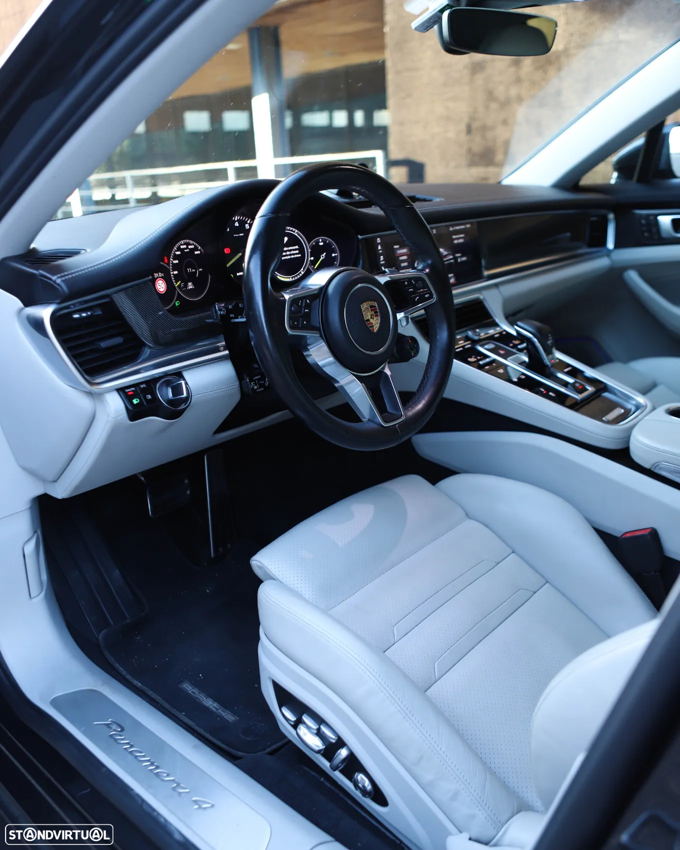 Porsche Panamera - 18