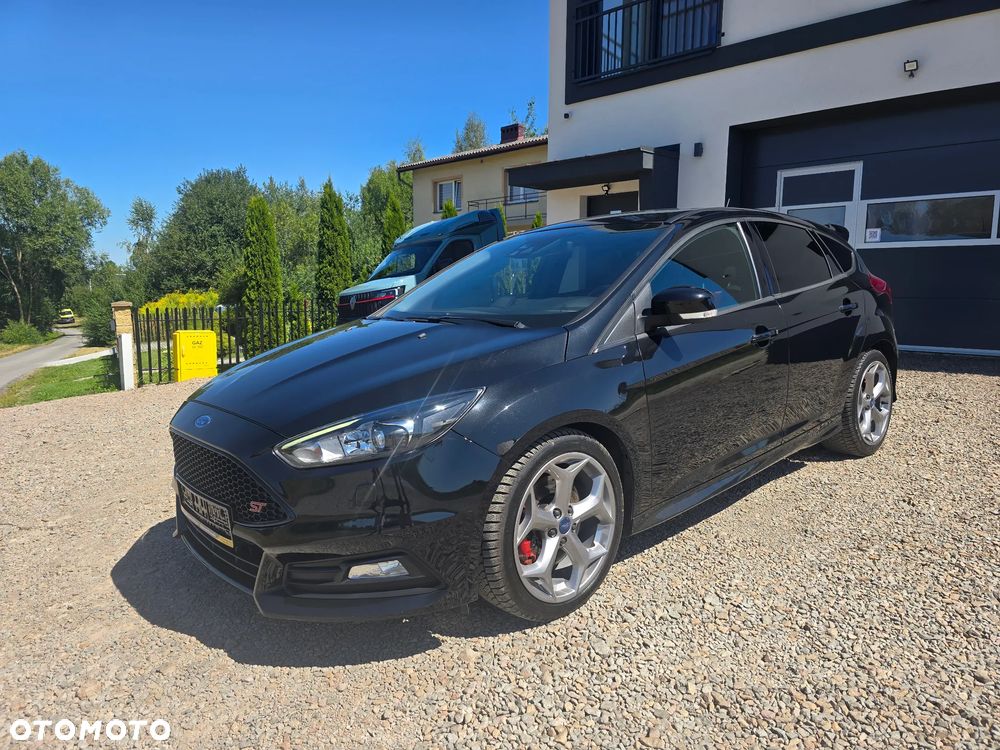 Ford Focus 2.0 EcoBoost ST mit Leder-Exclusiv-Paket - 1
