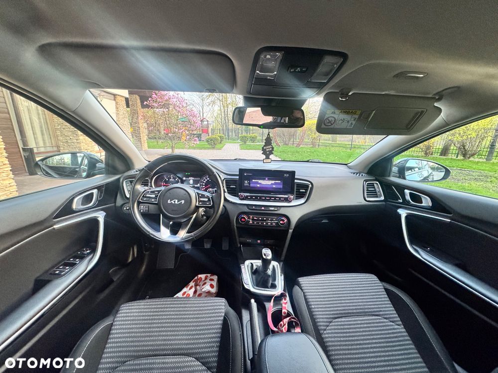 Kia Ceed 1.6 CRDi Eco-Dynamics+ (48V Mild-Hybrid) Platinum Edition - 17