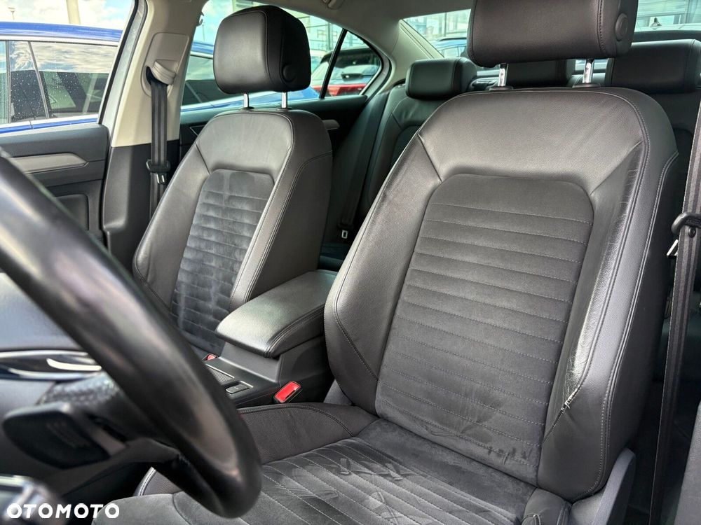 Volkswagen Passat - 13