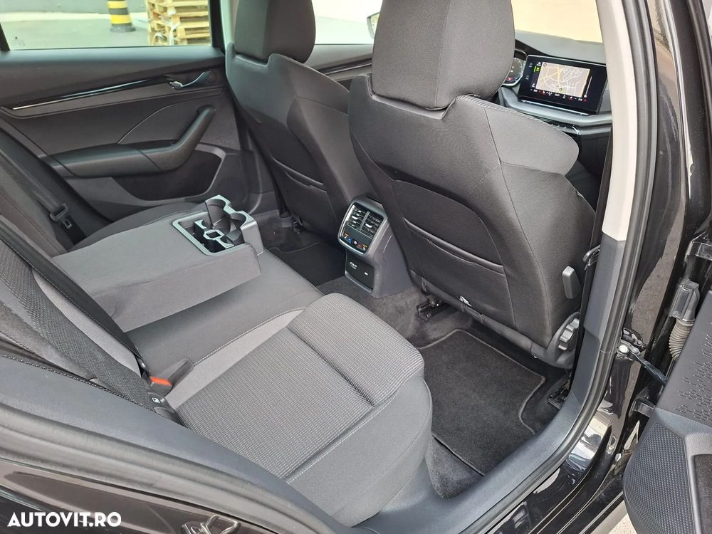 Skoda Octavia Combi 2.0 TDI DSG Style - 12