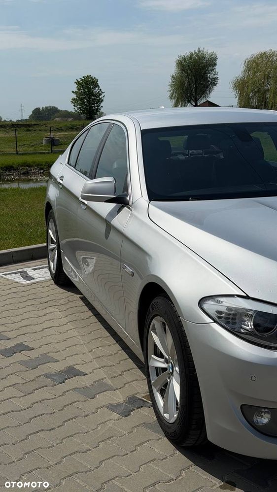 BMW Seria 5 520i - 24