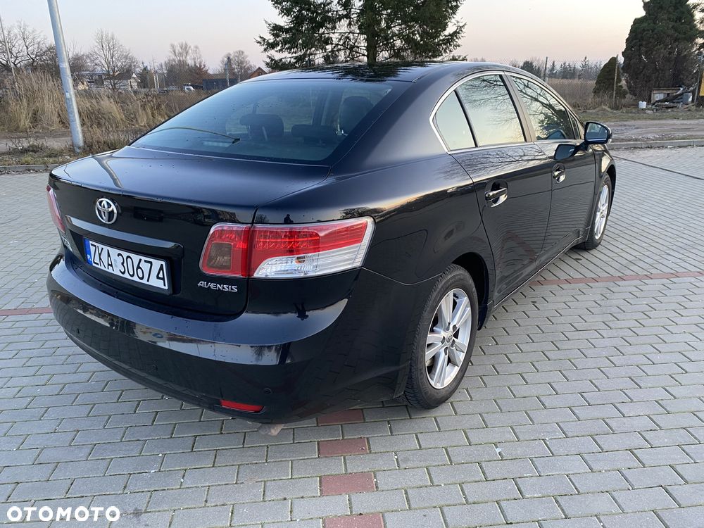 Toyota Avensis 2.0 D-4D Luna - 11