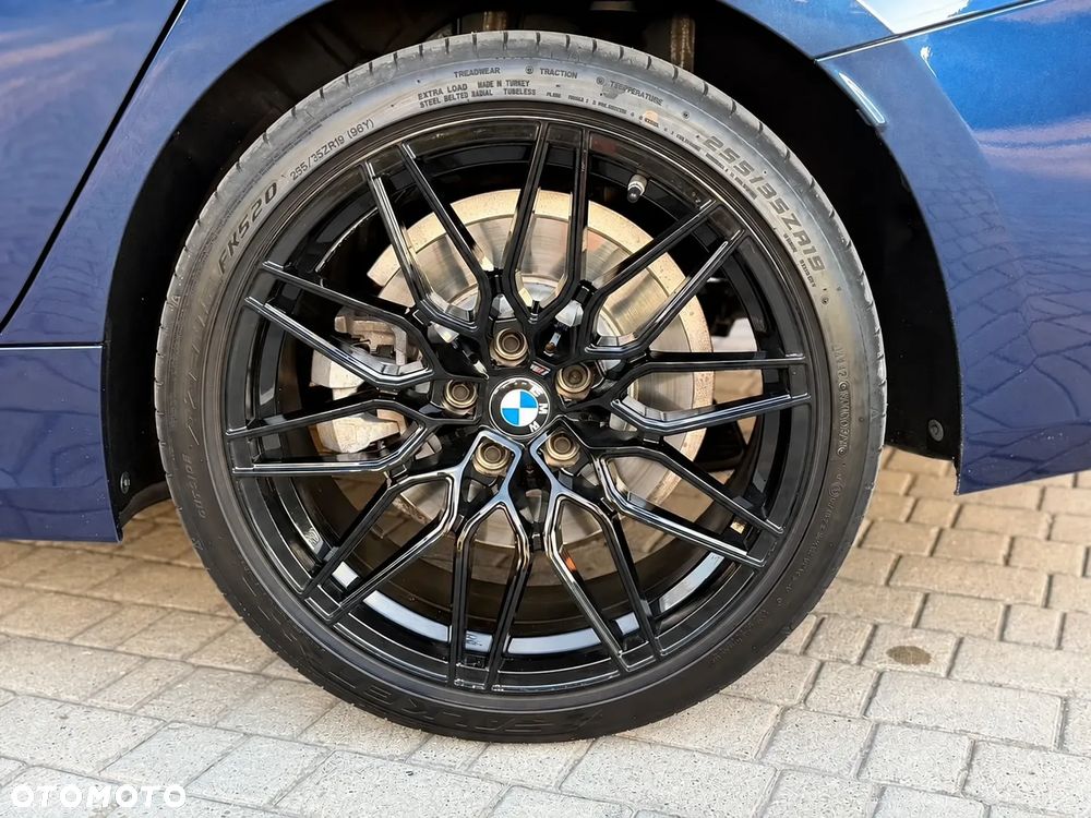 BMW Seria 3 330i - 13