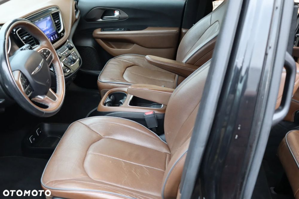 Chrysler Pacifica - 25