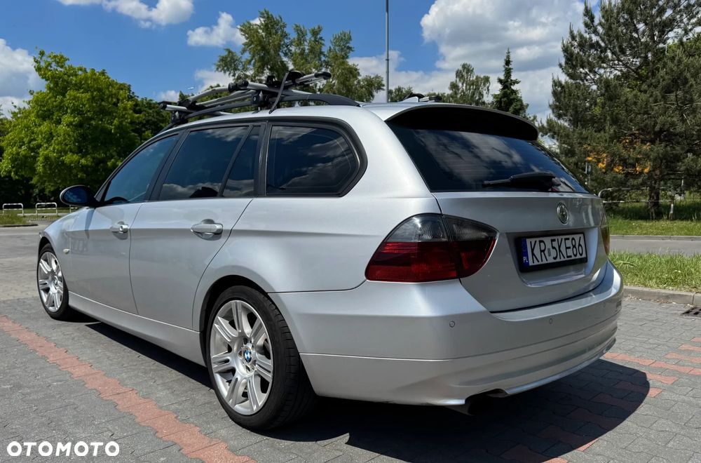 BMW Seria 3 320d DPF Touring - 9