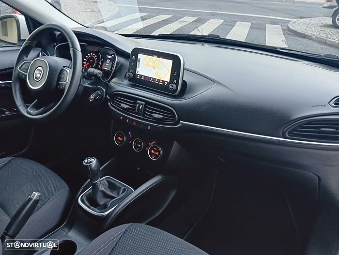 Fiat Tipo Station Wagon 1.3 M-Jet Lounge Tech - 16
