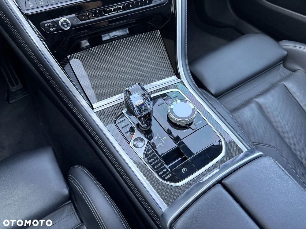 BMW Seria 8 - 17
