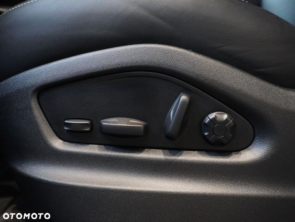 Porsche Cayenne - 19