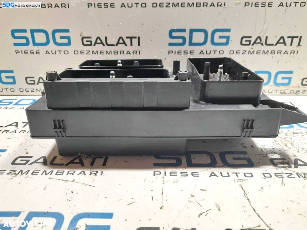 Unitate Calculator Panou Tablou Relee Sigurante Opel Zafira B 1.9 CDTI 2005 - 2011 Cod 13191131 5DK00866837 [N0148] - 2