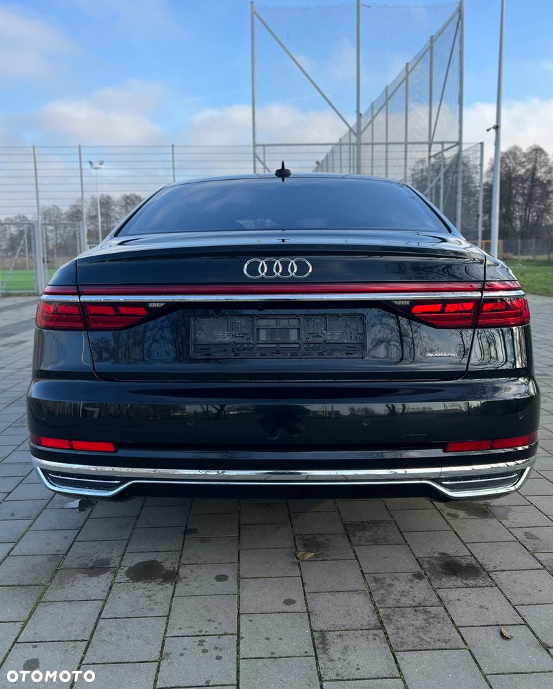 Audi A8 - 8