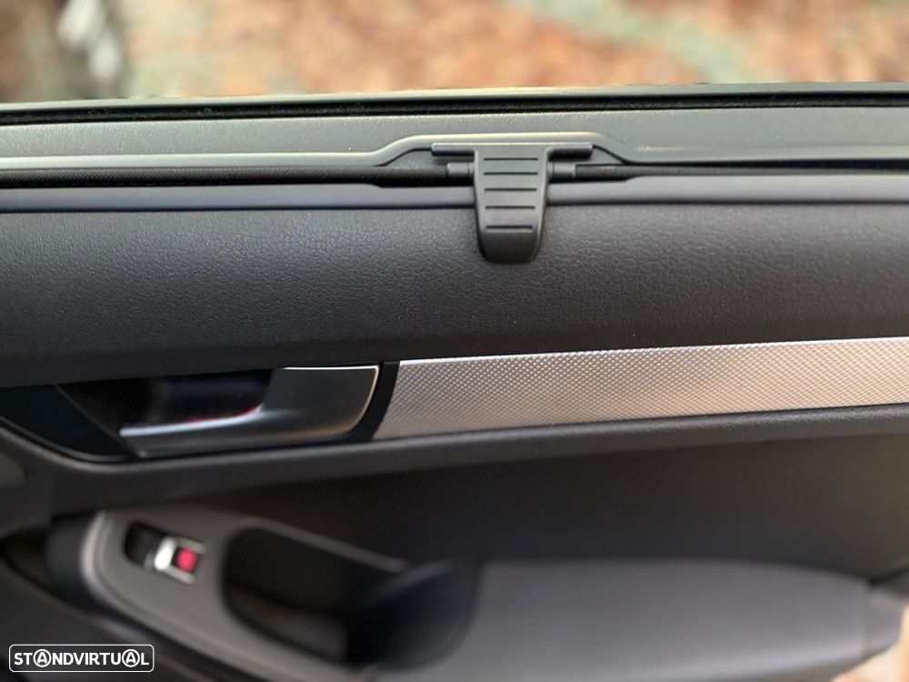 Audi A4 Avant 2.0 TDI S-line - 33