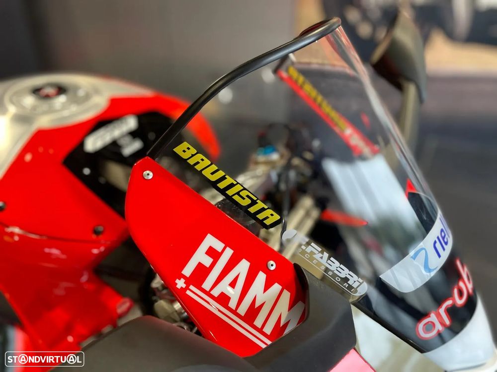Ducati Panigale V4 BAUTISTA 2022 World Champion Replica - 10