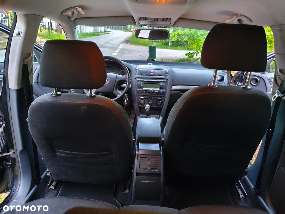 Skoda Octavia 1.6 Combi Classic - 13