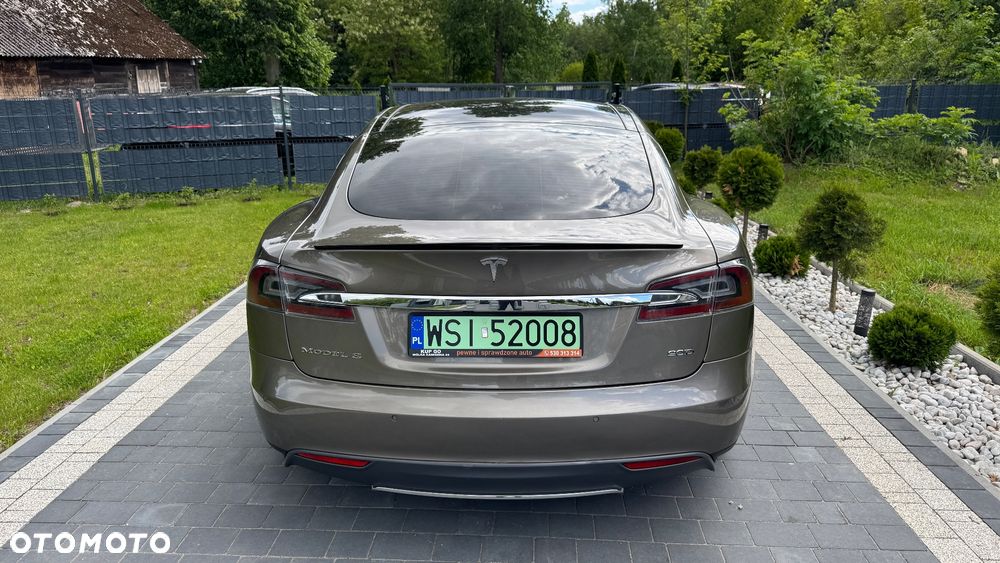 Tesla Model S 90 D - 19