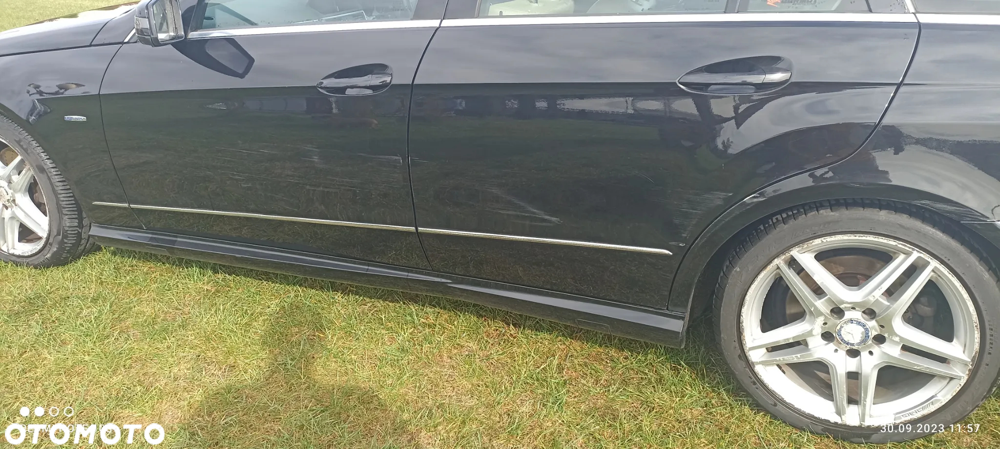 MERCEDES W212 AMG LISTWA NAKŁADKA PROGOWA 197 CZARNE - 4