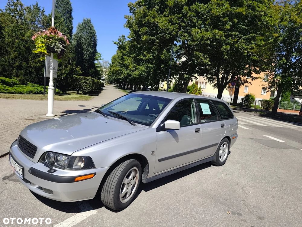 Volvo V40 1.8 - 19