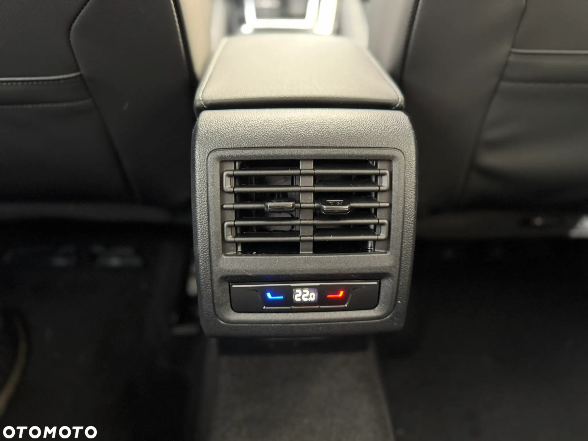 Volkswagen Golf - 32