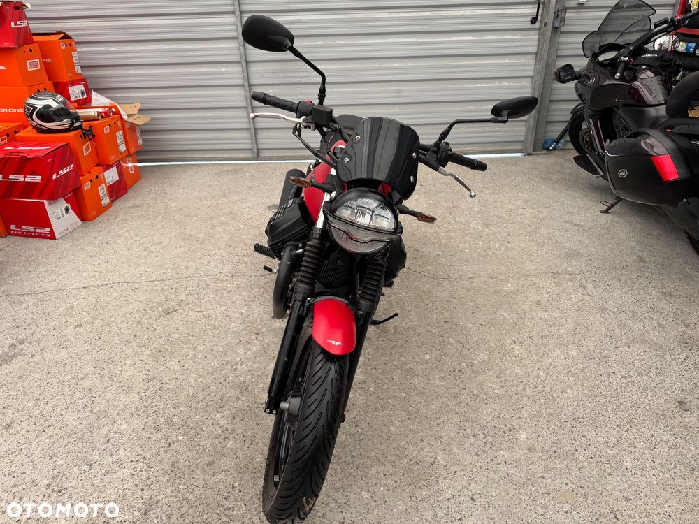 Moto Guzzi V85 - 2